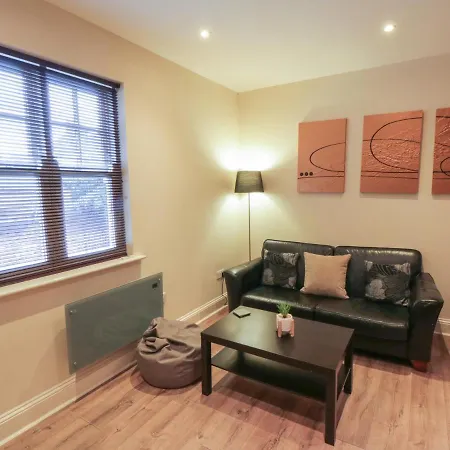 Apartment 6 Admiral Chaloner House *