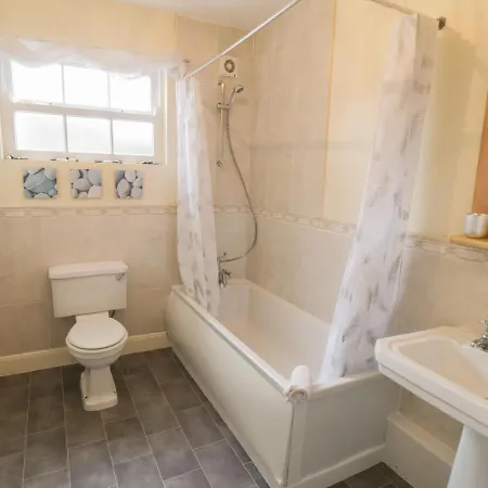 6 Admiral Chaloner House Apartment Guisborough